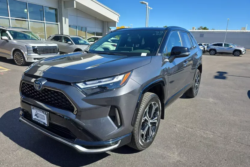 2024 Toyota RAV4 Prime XSE photo 1