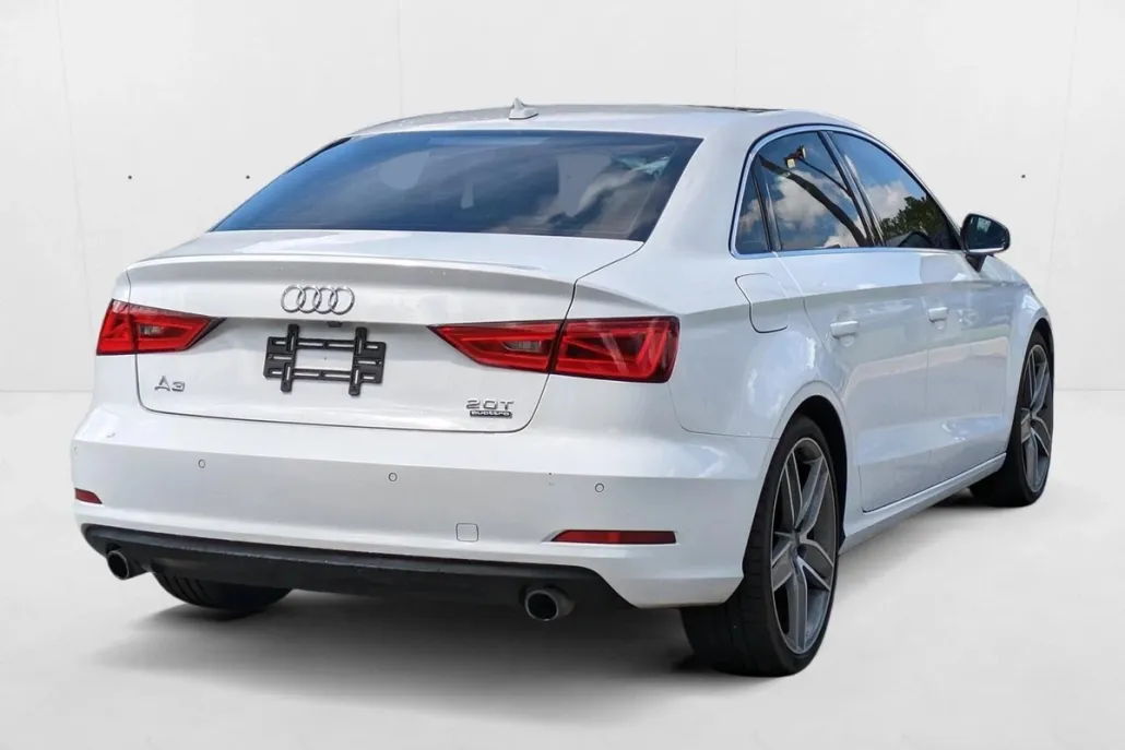 2016 Audi A3 2.0T Premium Plus photo 1