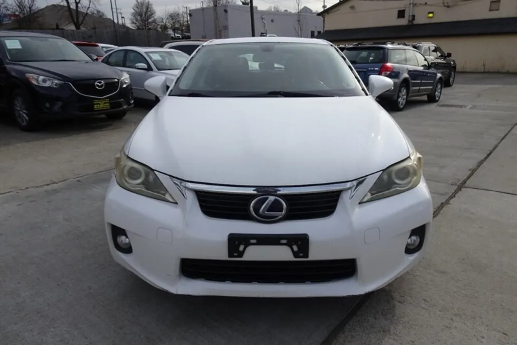 2011 Lexus CT 200h photo 1