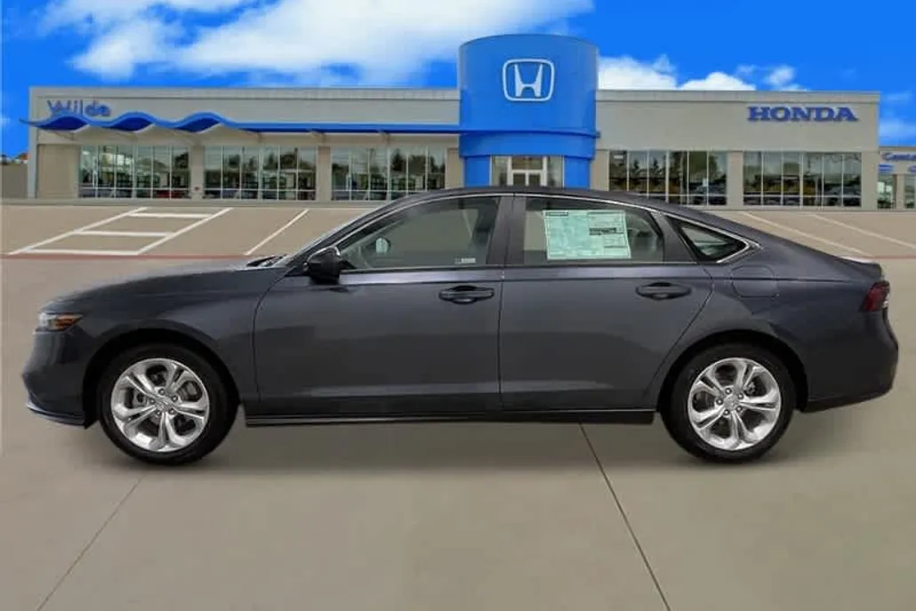 2025 Honda Accord LX photo 1