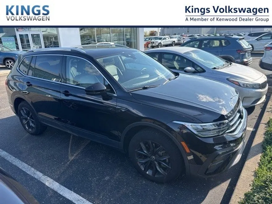 2022 Volkswagen Tiguan SE photo 1