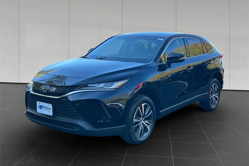 2023 Toyota Venza LE photo 1