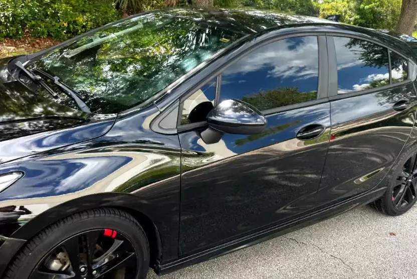 2018 Chevrolet Cruze LT photo 1