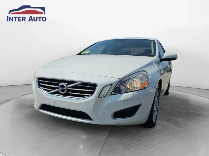 2013 Volvo S60 T5 photo 1