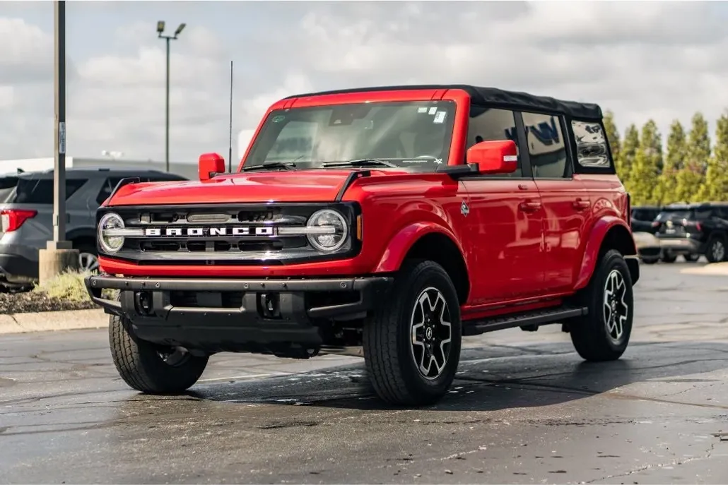 2022 Ford Bronco Outer Banks photo 1