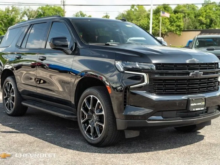 2023 Chevrolet Tahoe RST photo 3