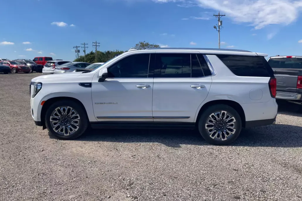 2023 Gmc Yukon Denali Ultimate photo 1