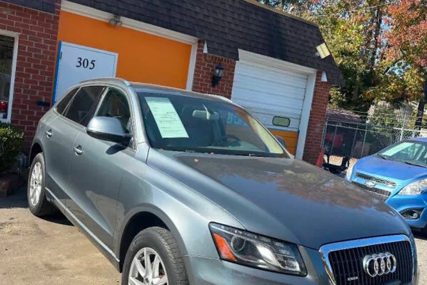 2012 Audi Q5 2.0T Premium Plus photo 1