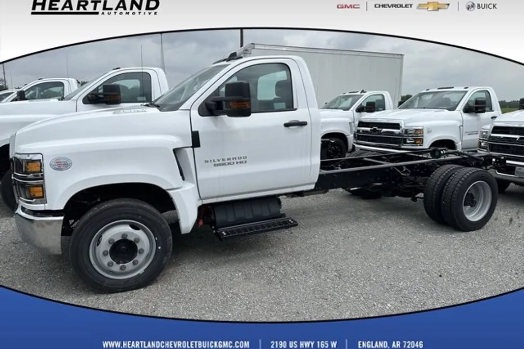 2023 Chevrolet Silverado 5500HD Work Truck photo 1