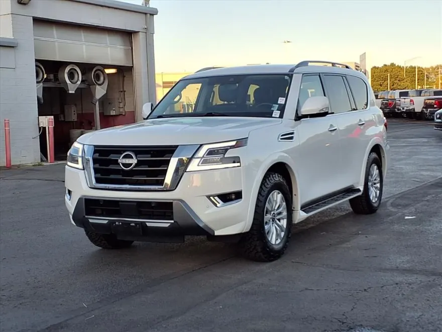 2023 Nissan Armada SV photo 1