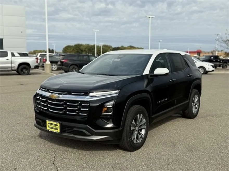 2025 Chevrolet Equinox LT photo 1