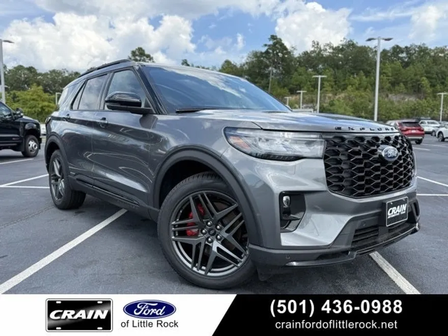 2025 Ford Explorer ST photo 1