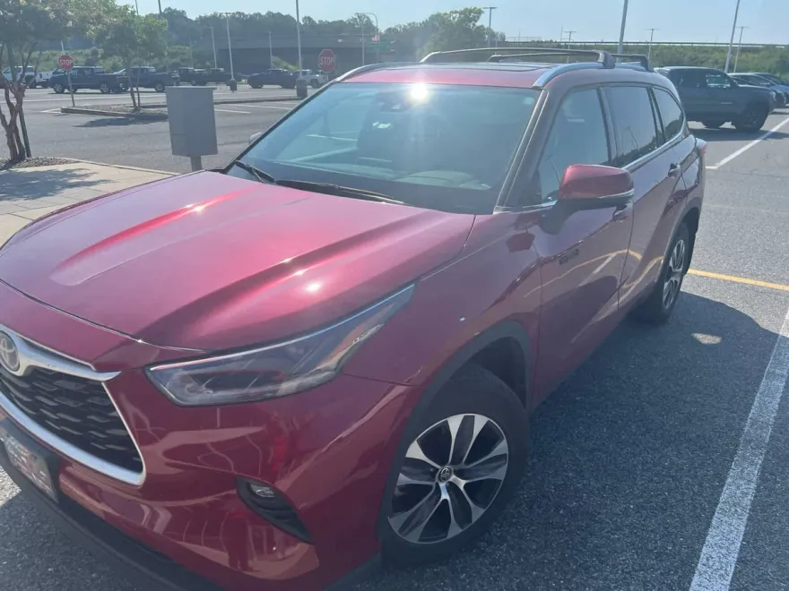 2021 Toyota Highlander Hybrid XLE photo 1