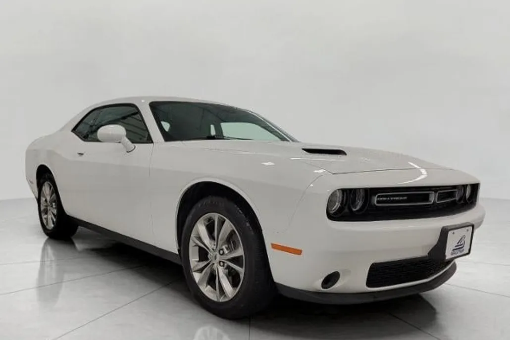 2020 Dodge Challenger SXT photo 1