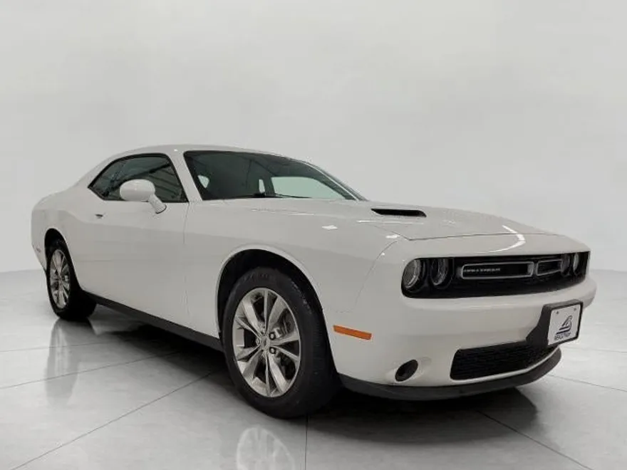 2020 Dodge Challenger SXT photo 1