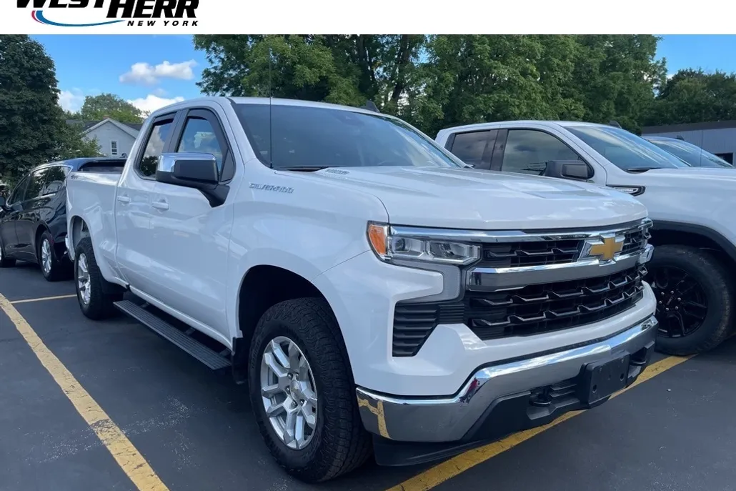 2024 Chevrolet Silverado 1500 LT photo 1