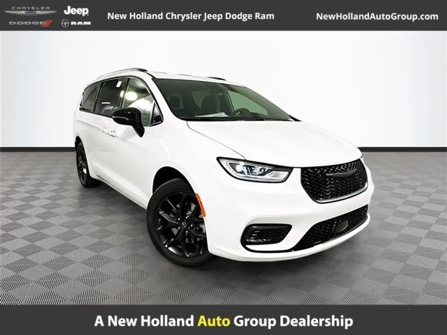 2026 Chrysler Pacifica Limited photo 1