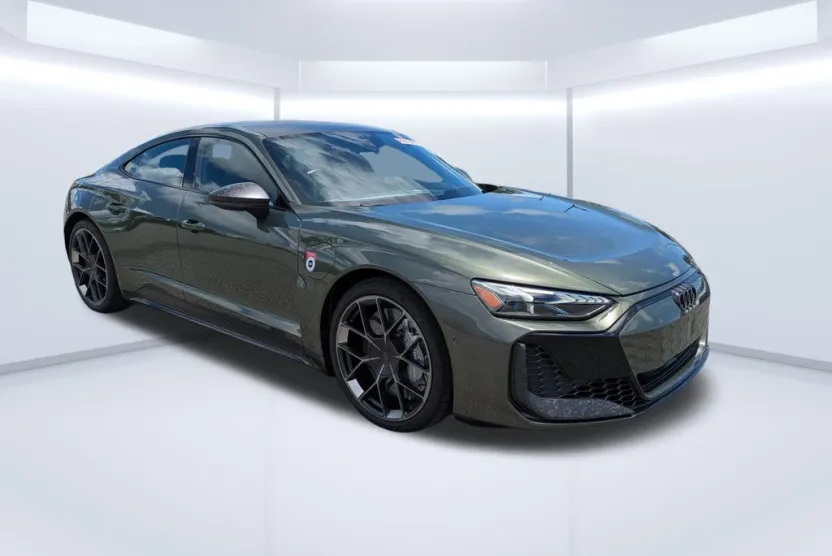2025 Audi RS e-tron GT Base photo 1
