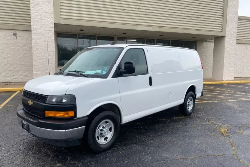 2018 Chevrolet Express Cargo photo 1