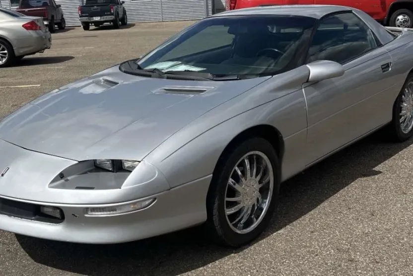 1993 Chevrolet Camaro Base photo 1