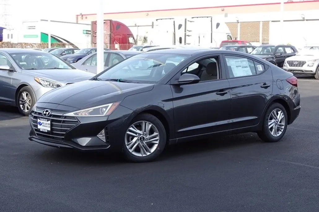 2020 Hyundai Elantra Value Edition photo 1