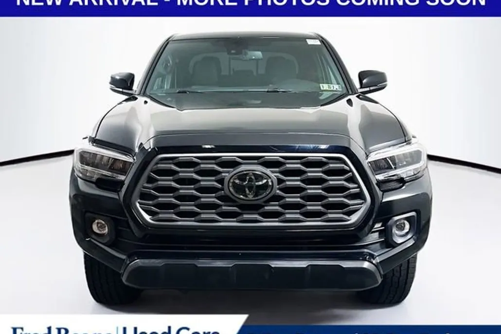 2022 Toyota Tacoma SR Double Cab photo 1
