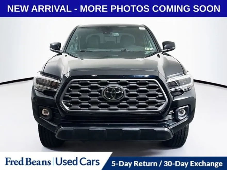 2022 Toyota Tacoma SR Double Cab photo 1