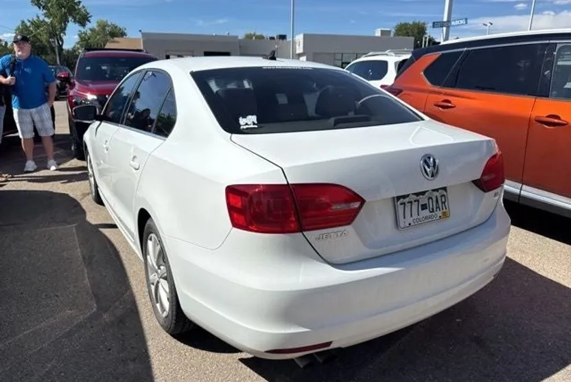 2014 Volkswagen Jetta 1.8T SE photo 1