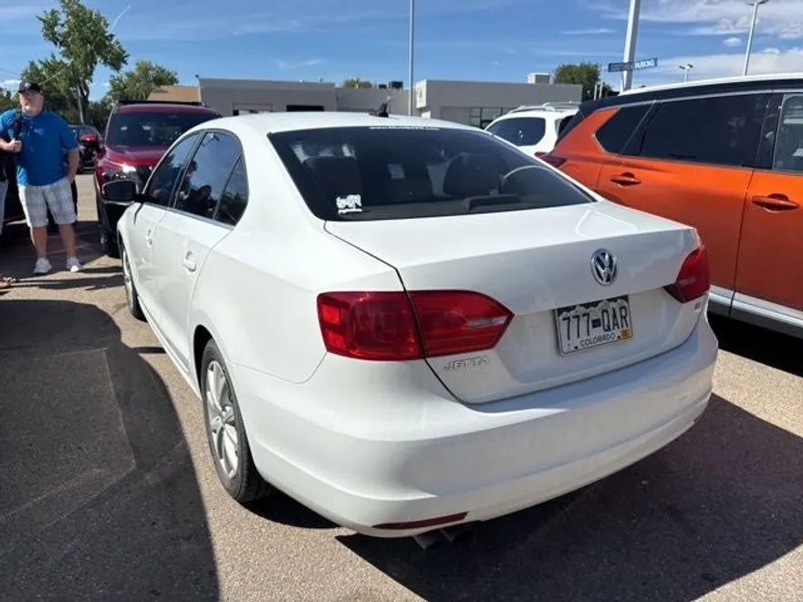 2014 Volkswagen Jetta 1.8T SE photo 1