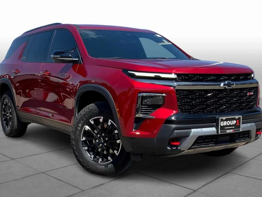 2025 Chevrolet Traverse Z71 photo 1