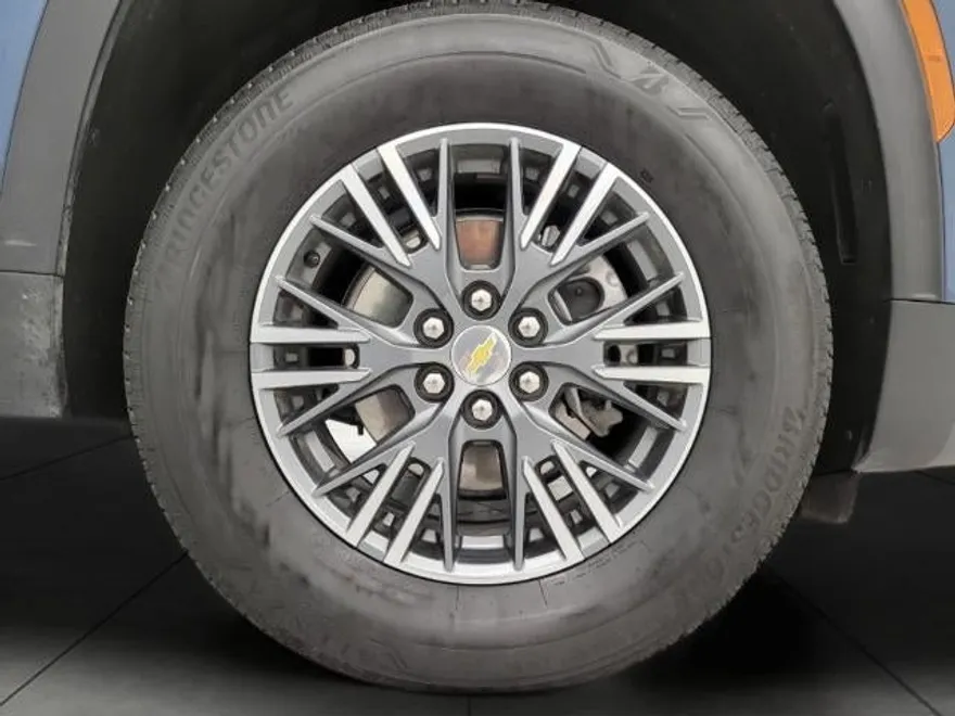 2025 Chevrolet Traverse photo 1