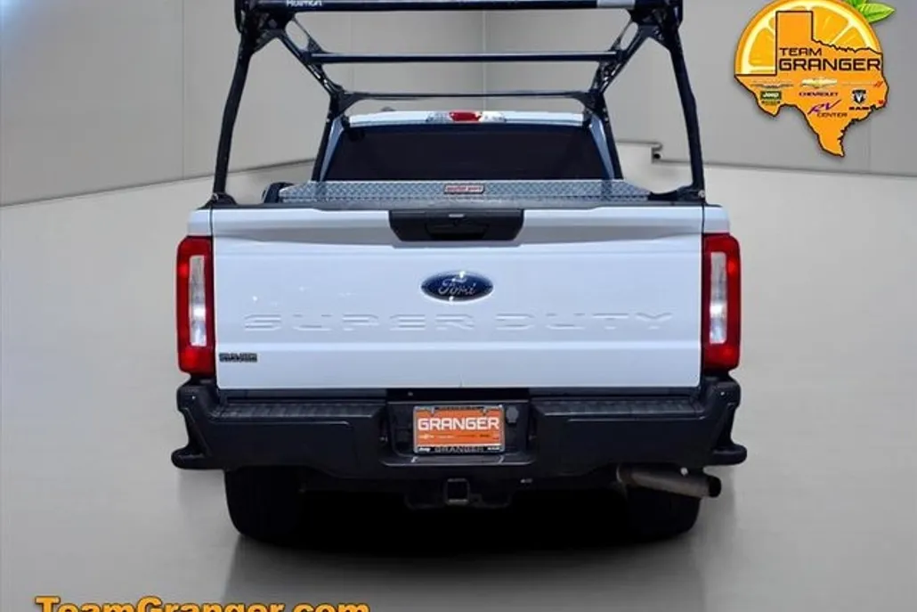 2023 Ford F-250 XL photo 1
