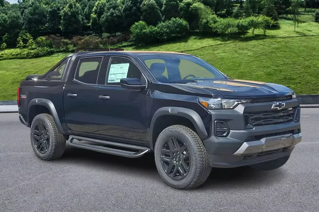 2025 Chevrolet Colorado Trail Boss photo 1