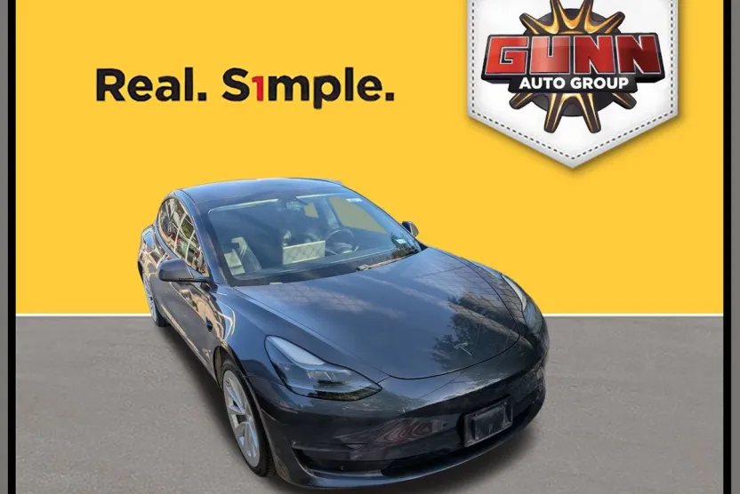 2021 Tesla Model 3 Standard Range Plus photo 1