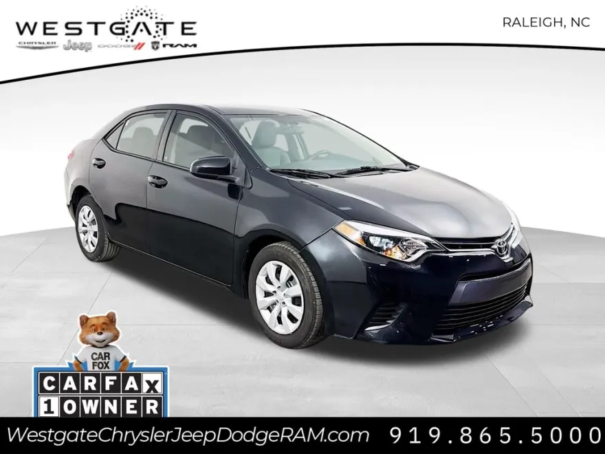 2016 Toyota Corolla LE photo 1