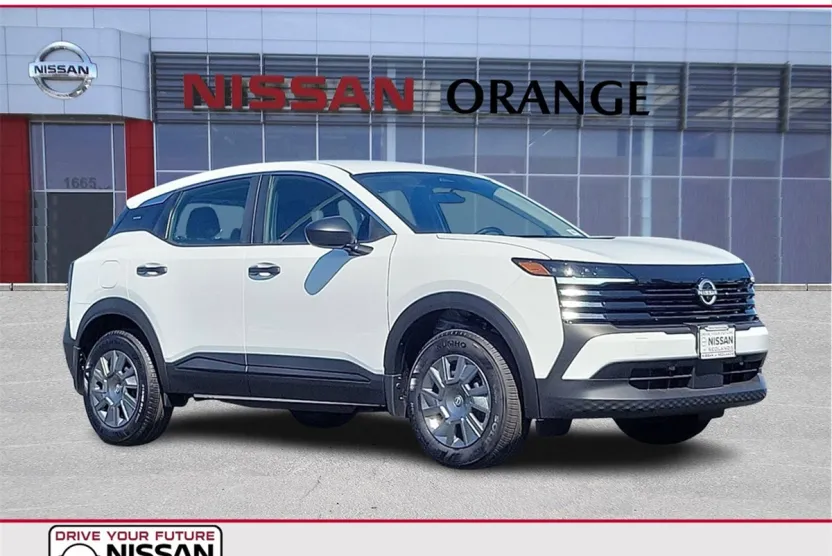 2025 Nissan Kicks S photo 1