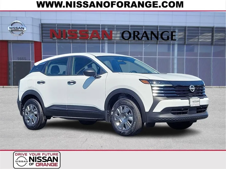 2025 Nissan Kicks S photo 1