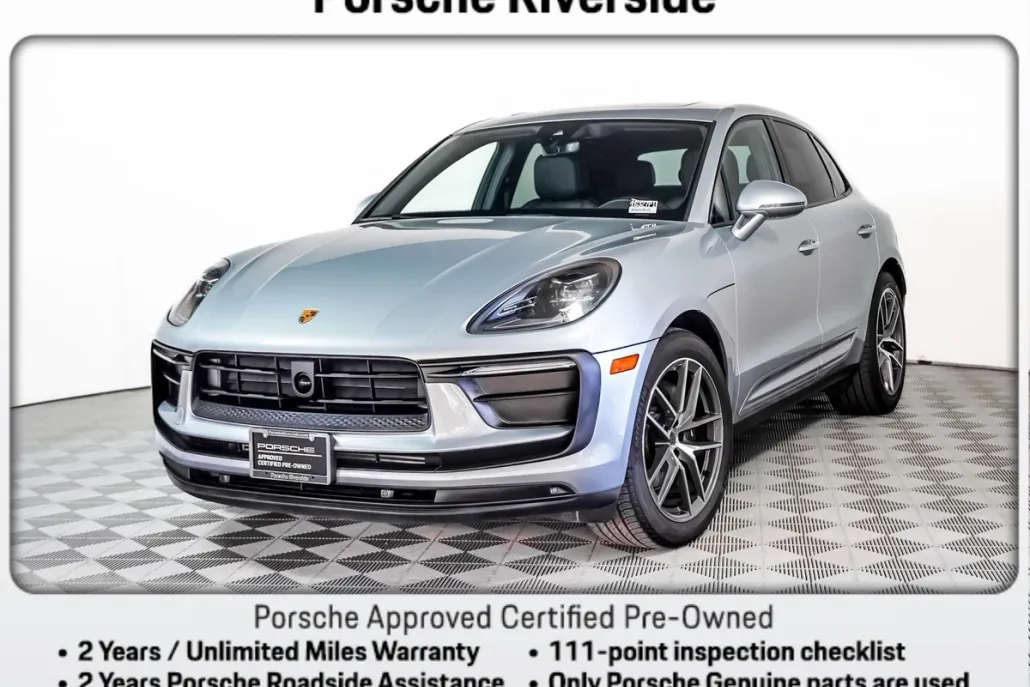 2023 Porsche Macan T photo 1