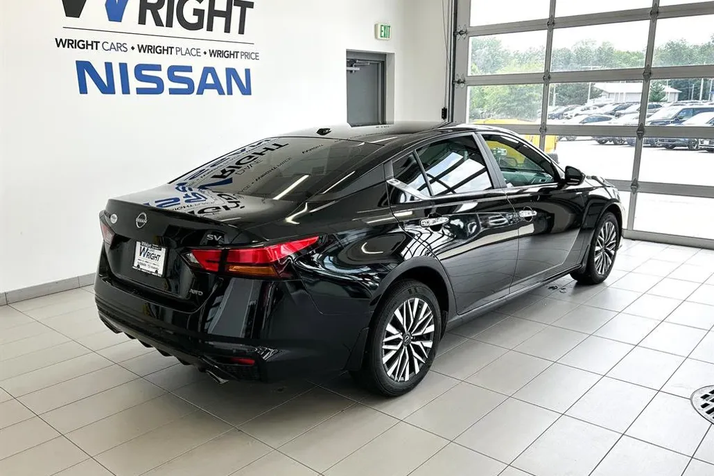 2024 Nissan Altima 2.5 SV photo 1