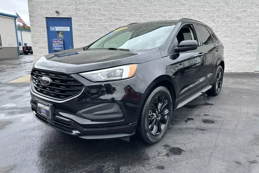2022 Ford Edge SE photo 1