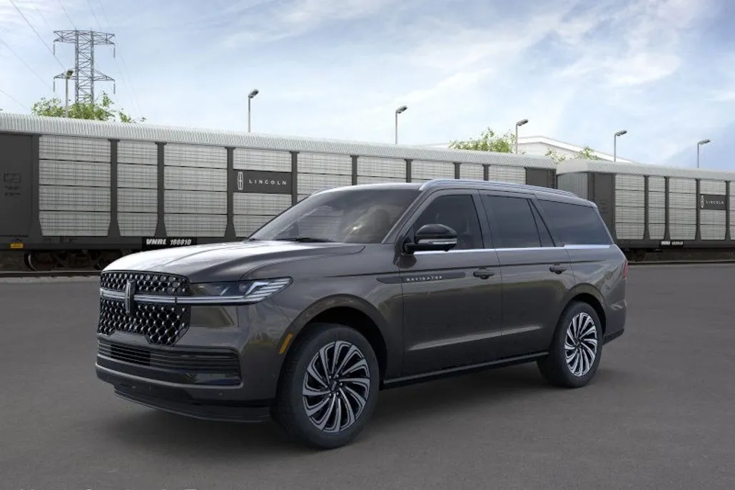 2025 Lincoln Navigator Black Label photo 1
