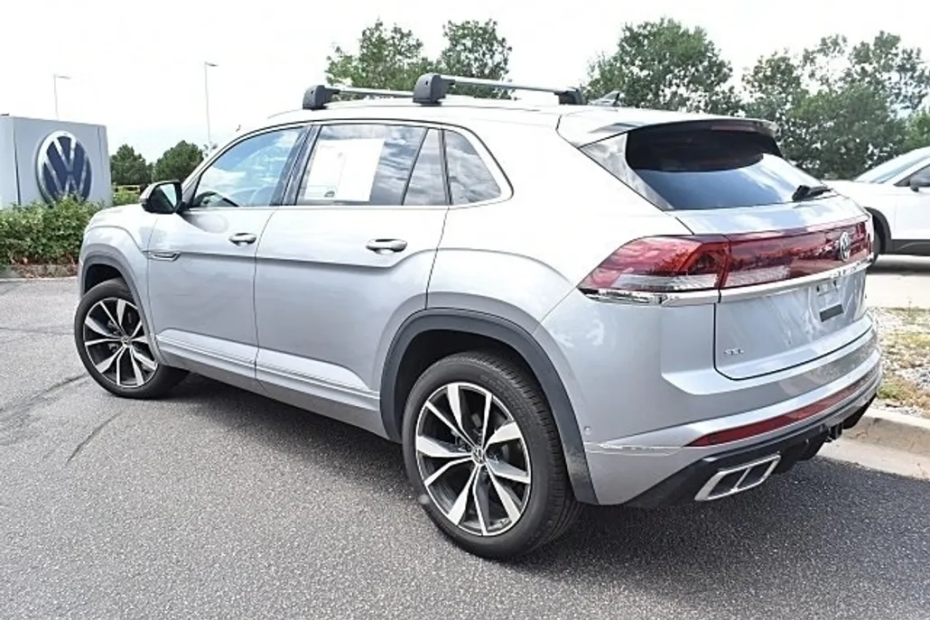 2025 Volkswagen Atlas Cross Sport SEL Premium R-Line photo 1