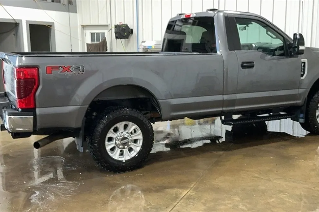 2022 Ford F-350 XLT photo 1