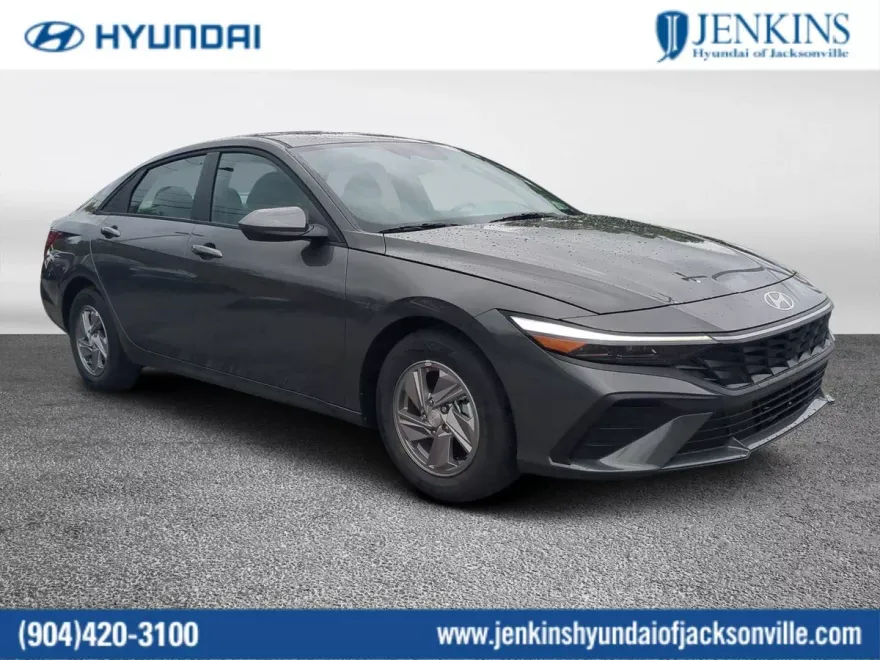 2025 Hyundai Elantra SE photo 1