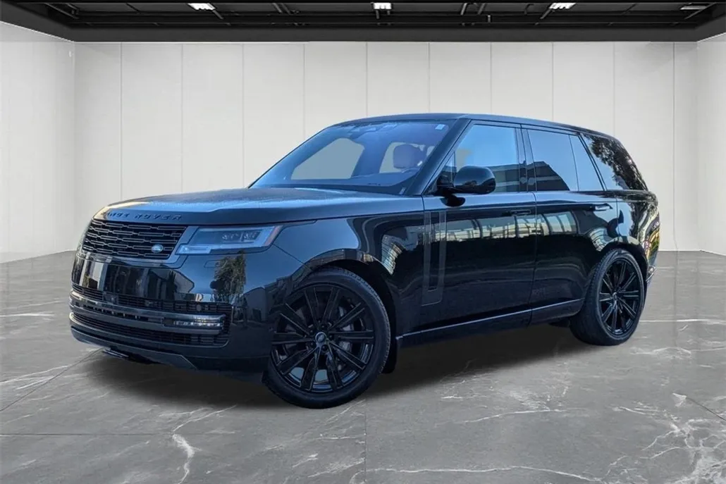 2023 Land Rover Range Rover SE photo 1