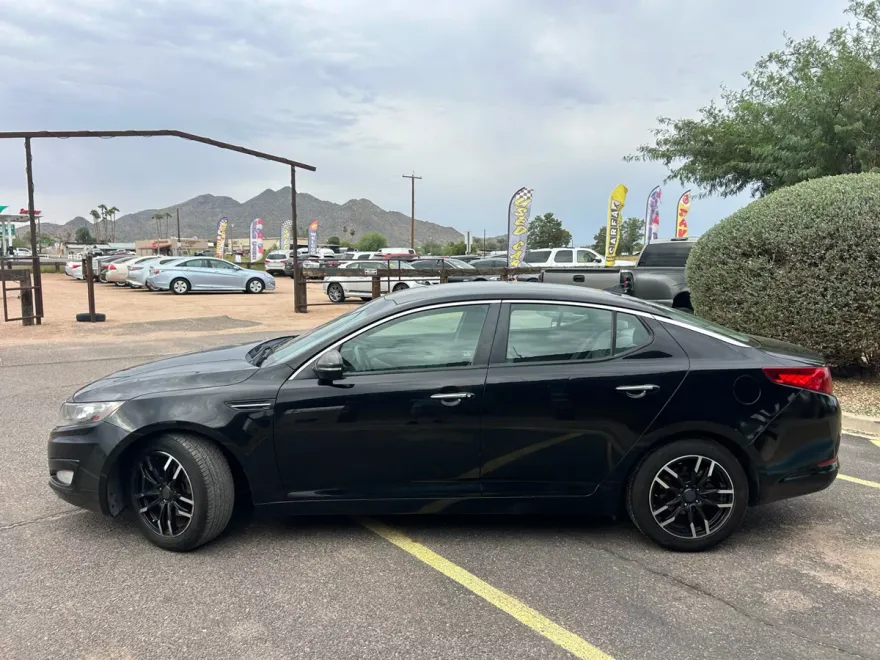 2012 Kia Optima LX photo 1
