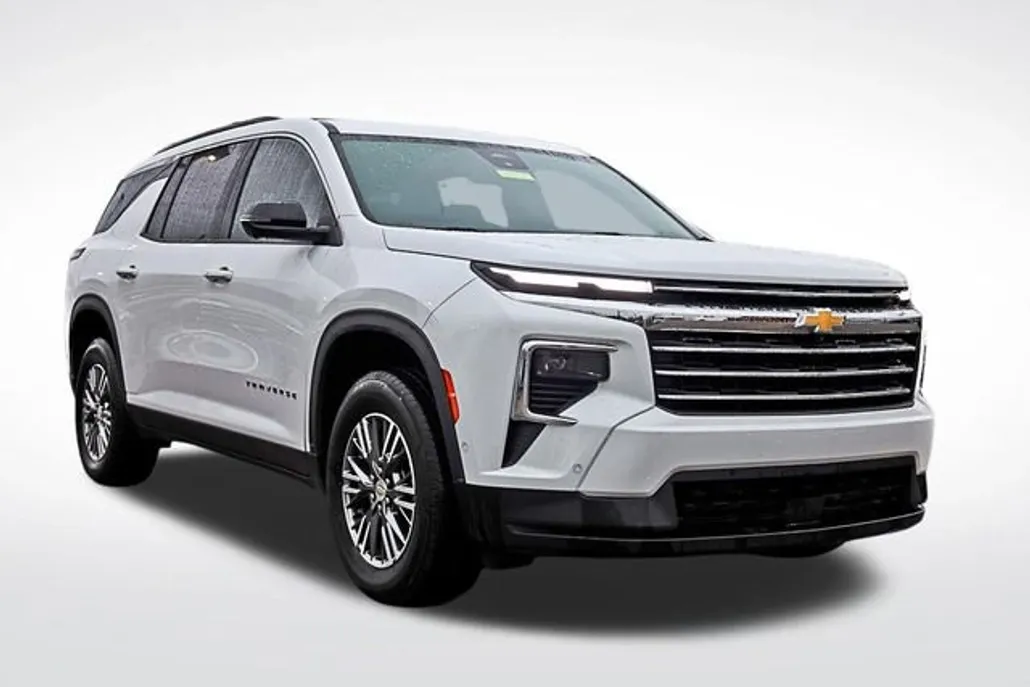 2024 Chevrolet Traverse 1LT photo 1