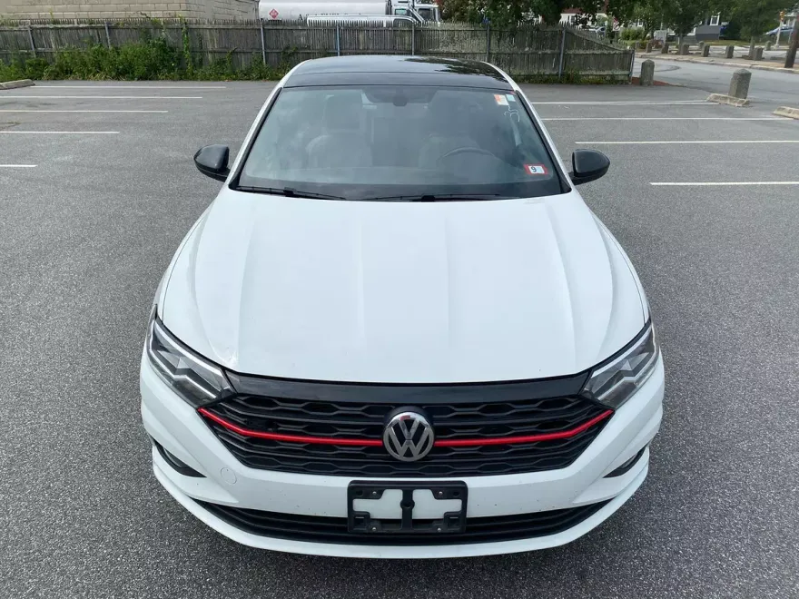 2019 Volkswagen Jetta R-Line photo 1