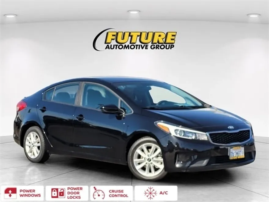 2017 Kia Forte LX photo 1