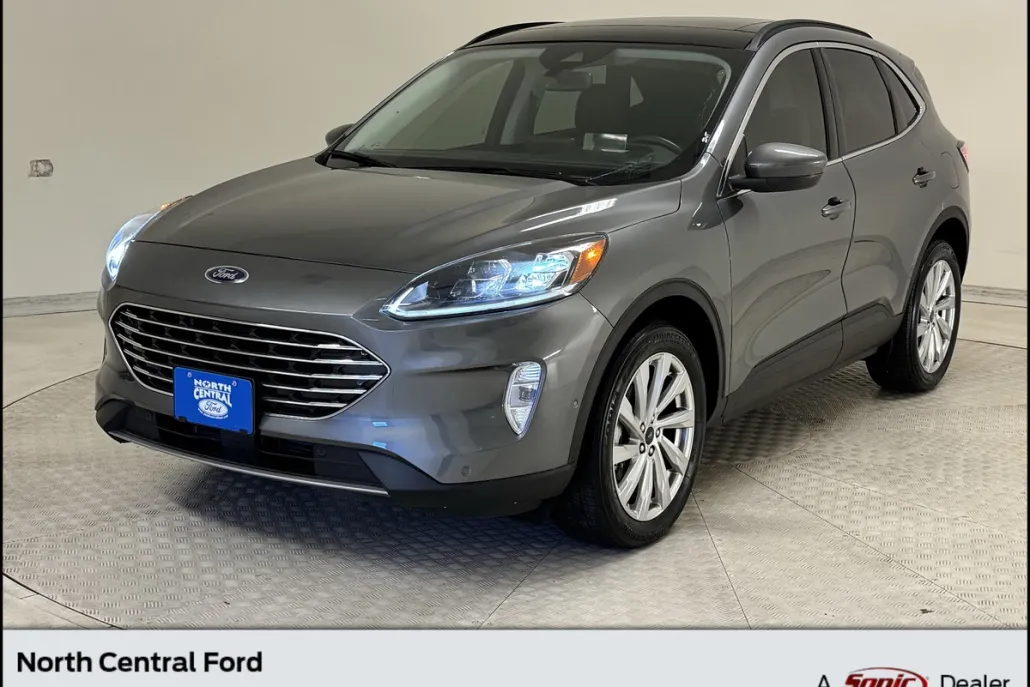2022 Ford Escape Titanium photo 1